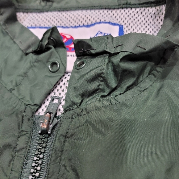 Greenbay Packers windbreaker.  Men's size XL. Full zip. - Picture 4 of 5